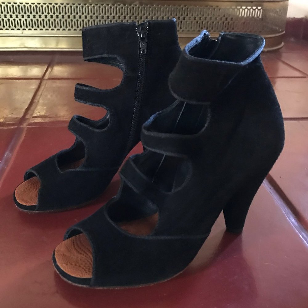 Chie Mihara Black Suede Strappy Peep-Toe Heels